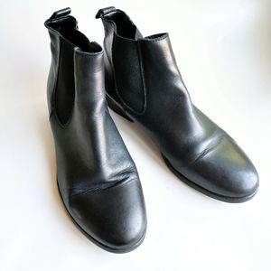 Aldo Leather Flat Boots 👢